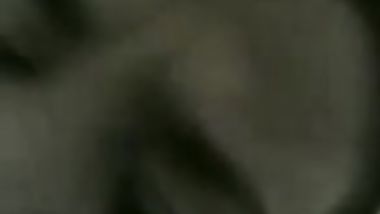 شرموطه تمص لعشيقها زبره وتدلعه نياكه وتركب على زبره