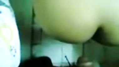 شرموطه تتصور وهى بتستحمى وبتقول احلى كلام شرمطه