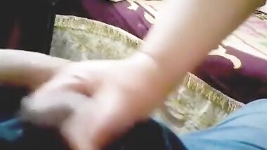 شرموطه مصريه بتمص فى الحمام وبتقوله كسمك زبرك فاجر