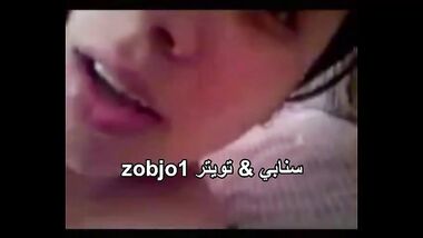 شرموطة مصرية يصورها صاحبها ويخليها تقول كلام وراه و تتغزل فيه وتمص زبه