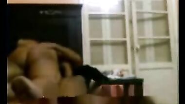 مها الشرموطه بتطلع لجارها وتقلع العبايه وشوفوا احلى نيكه واجمل جسم